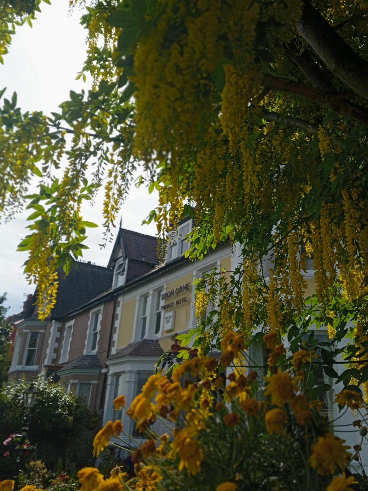 Bron Orme Private Hotel Llandudno Esterno foto