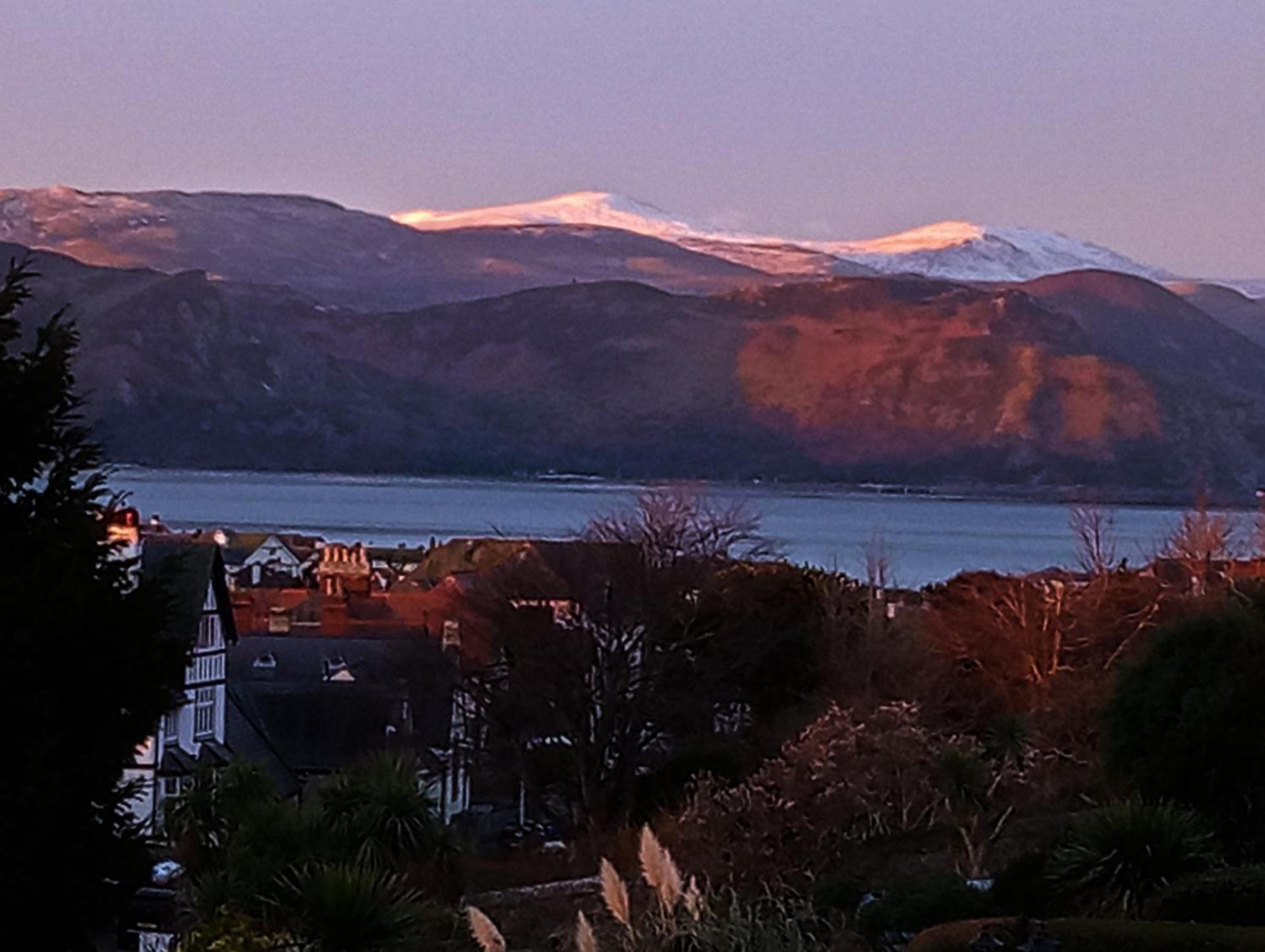 Bron Orme Private Hotel Llandudno Esterno foto