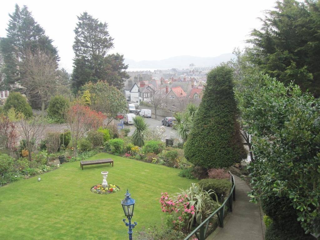 Bron Orme Private Hotel Llandudno Esterno foto
